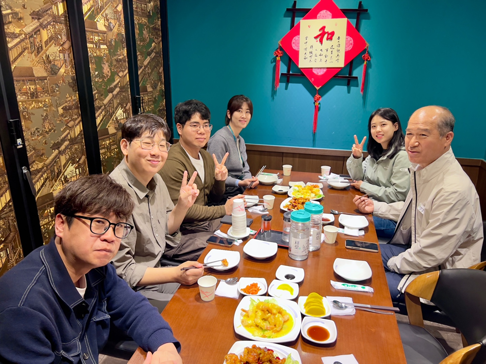 (250507) 경기도농수산진흥원, 5월 생일 직원들과 함께한 원장님과의 격려 만찬